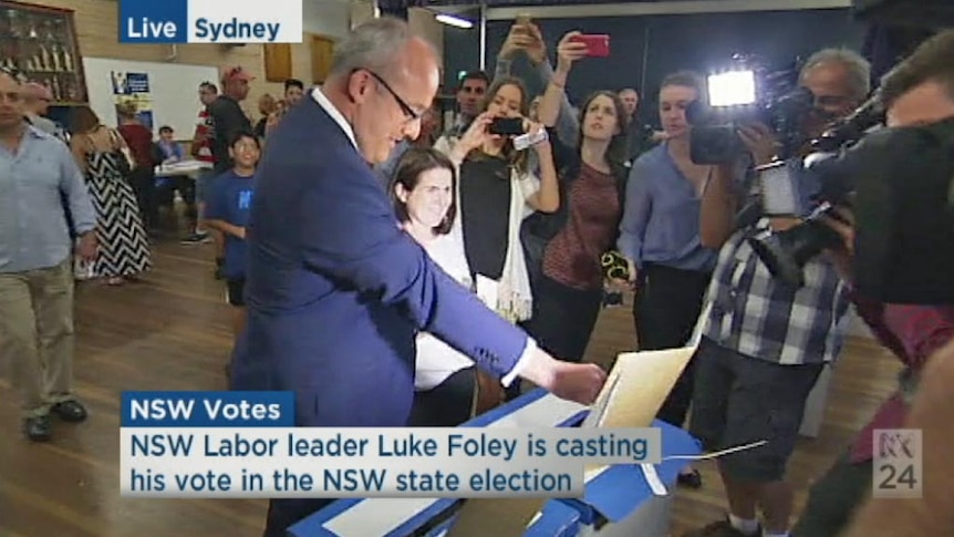 Luke Foley casts his vote at polling station
