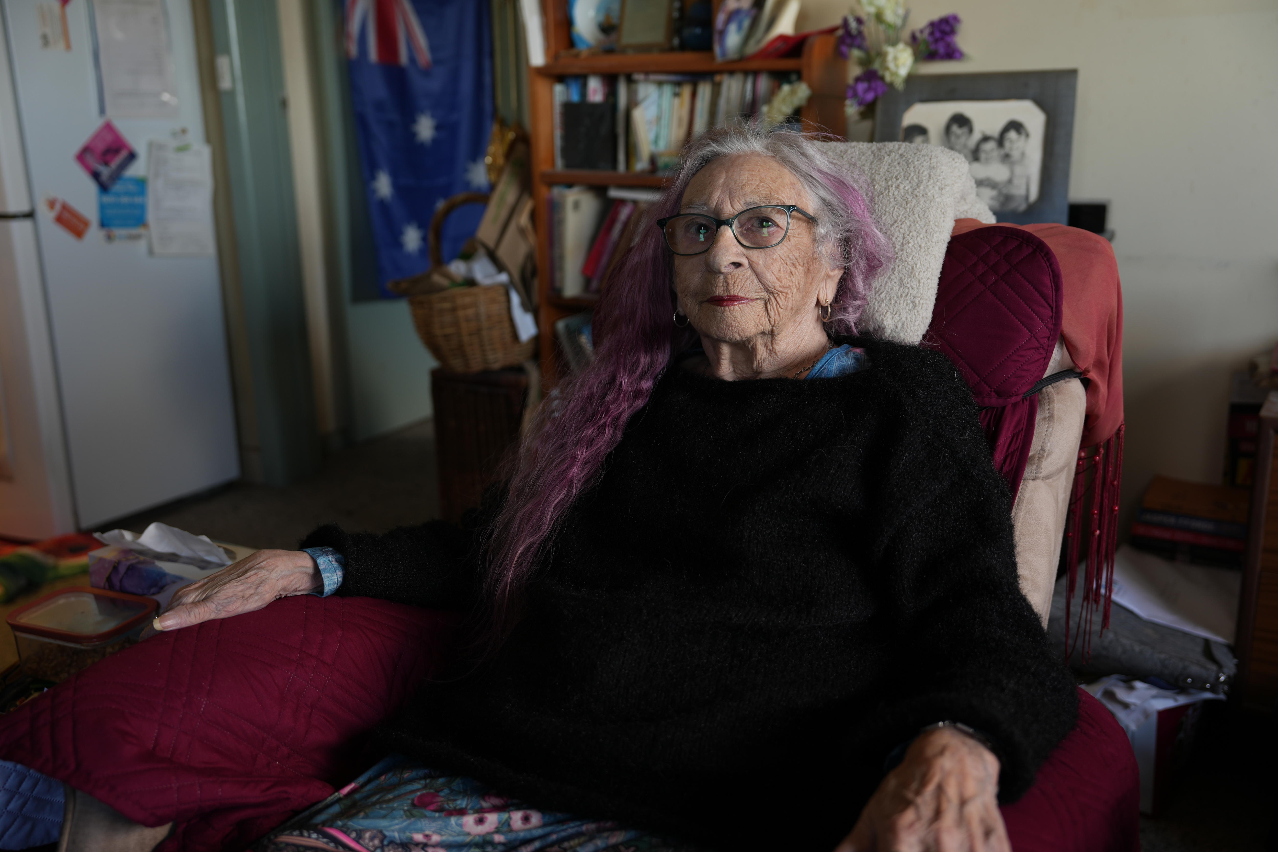 Melbourne residents resist public housing relocation plan