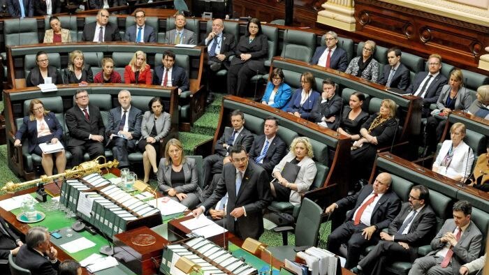 Anggota parlemen dari Partai Buruh duduk di parlemen Victoria