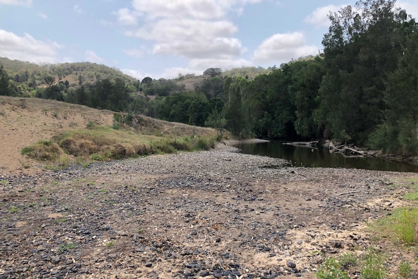 The dry bed of the Mary River at Moy Pocket.