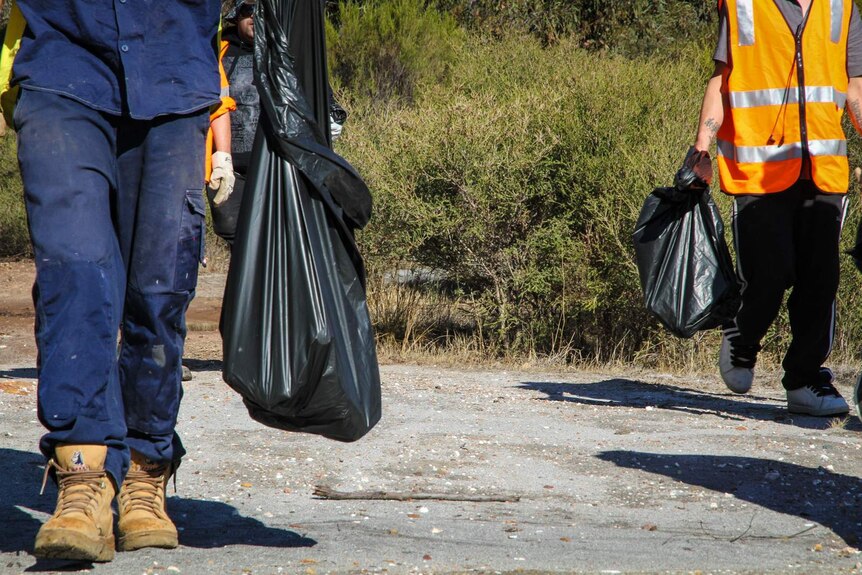 Offenders picking up garbage in Bendigo's parks