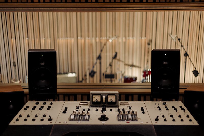 Abbey Road Console Used By The Beatles Finds New Home At MONA's Frying ...