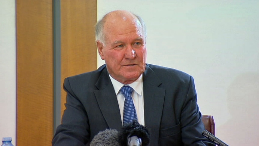 Tony Windsor confirms he will run against Barnaby Joyce
