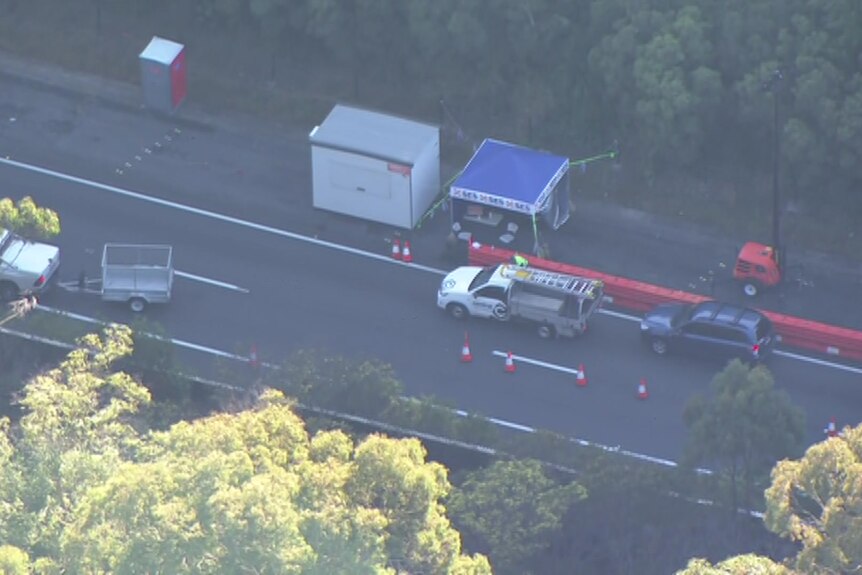 Aerial image of authorities checks at Queensland-NSW border amid COVID-19 outbreak