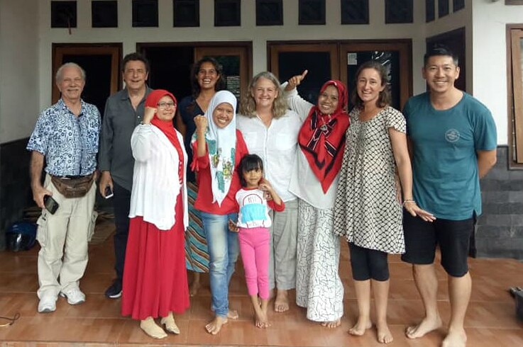 Jodie Epper bekerja sama dengan relawan lainnya dari JMS saat gempa pertama kali mengguncang Lombok.
