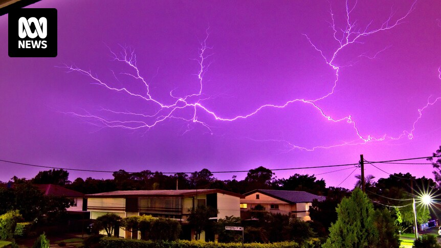 Electrical Storms Hit South East Queensland With Bom Forecasting More Severe Weather Today Abc