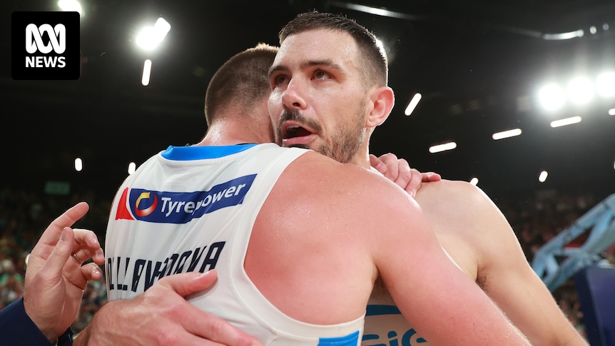 NBL finals series goes to decider as Melbourne United downs Tasmania Jackjumpers 88-86 in game four in Hobart