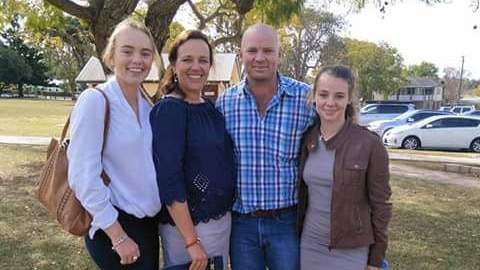 Dolly Everett with her sister Meg and parents Kate and Tick.