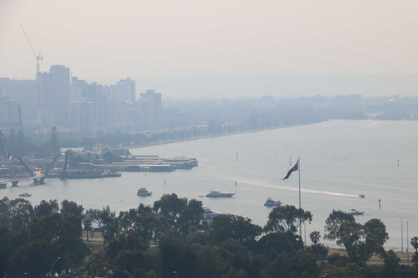 Perth foreshore covered in smog.