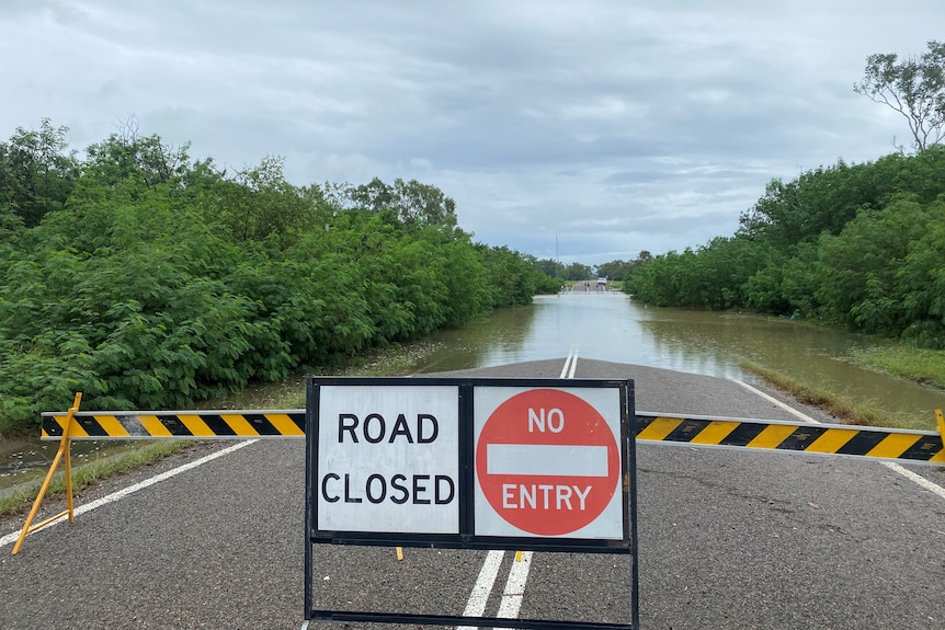 Allambie Lane closed by flooding near Townsville