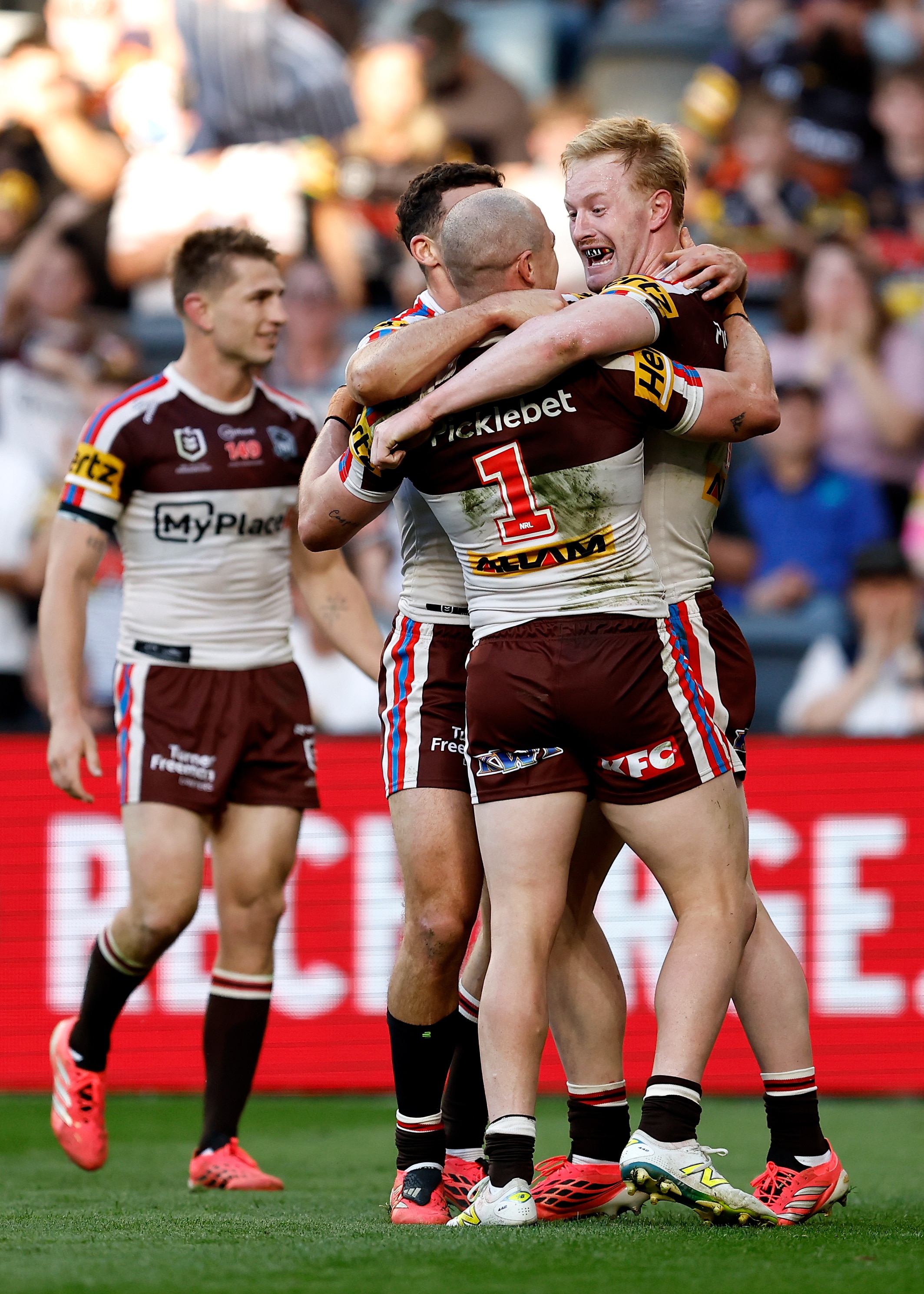 Live: Panthers flier scores freakish try as Panthers tear Tigers apart