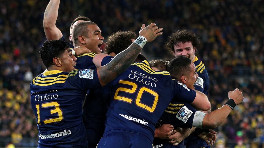 Highlanders celebrate Super Rugby title win over Hurricanes