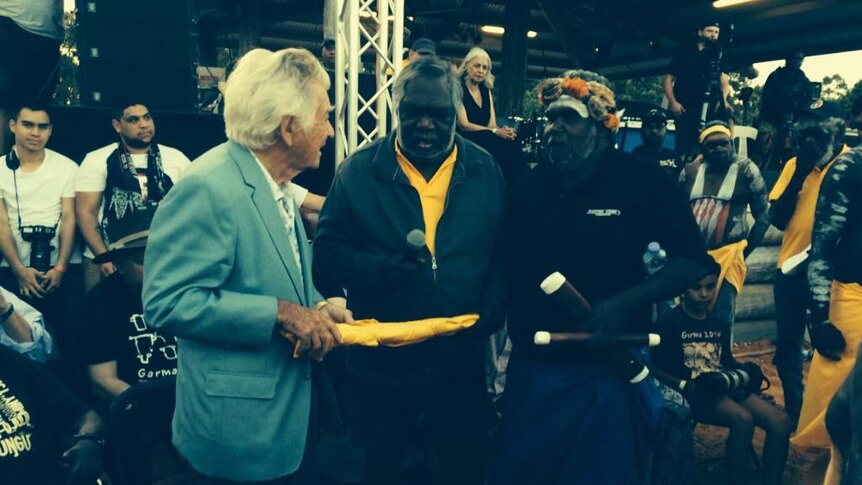 Former PM Bob Hawke with Gallarwuy Yunupingu at Garma 2014