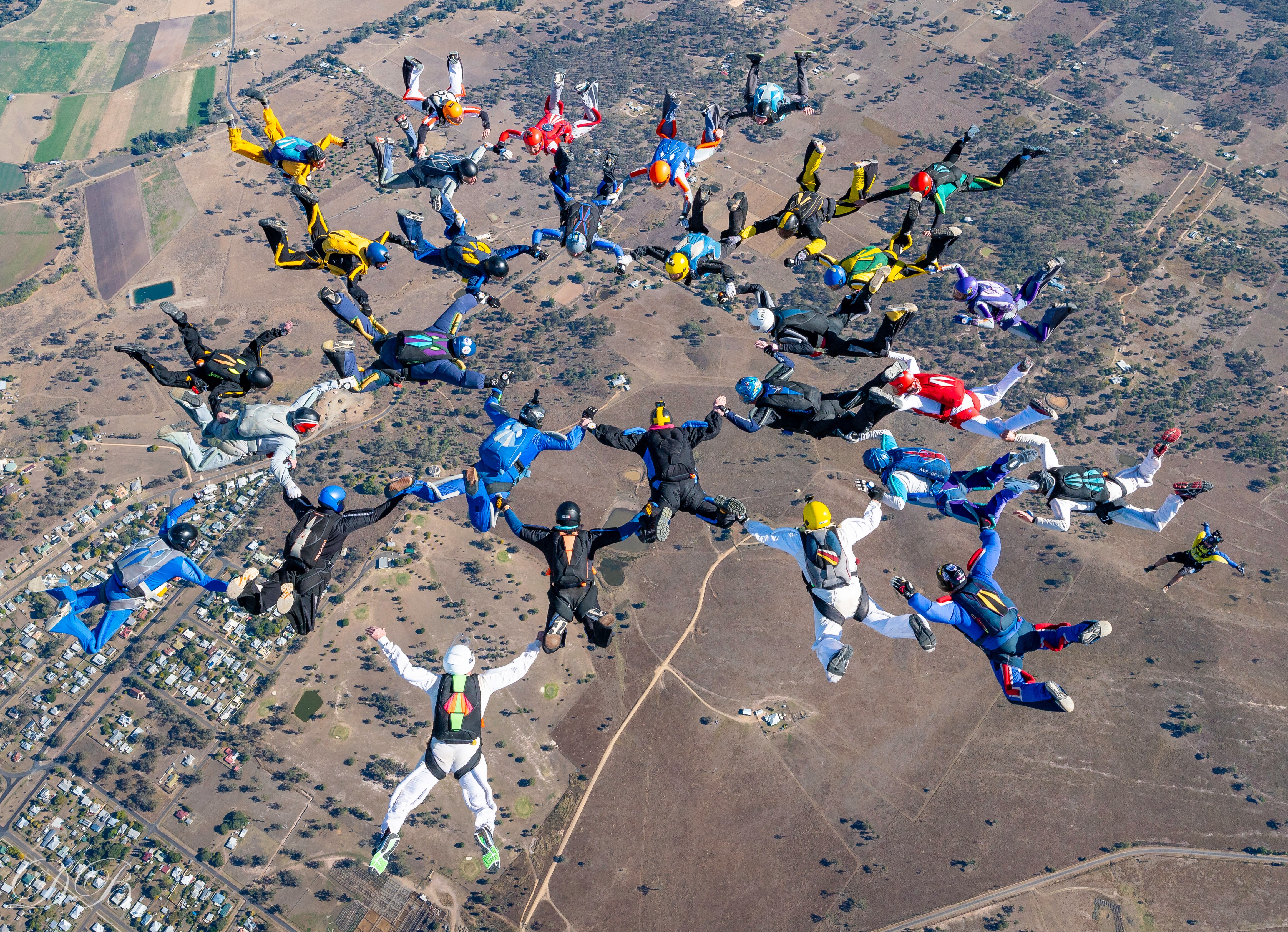 Thirty Skydivers Link Up To Make Australia s Largest Skydivers Over 