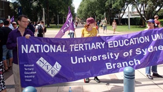 USYD branch of the NTEU stiking outside UNSW, March 2010 (Flickr/Becstar)