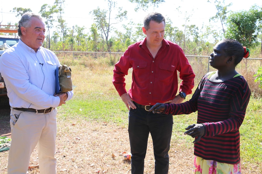 Rose Wurrguwurrgu speaking with Gerry McCarthy and Michael Gunner in Ramingining