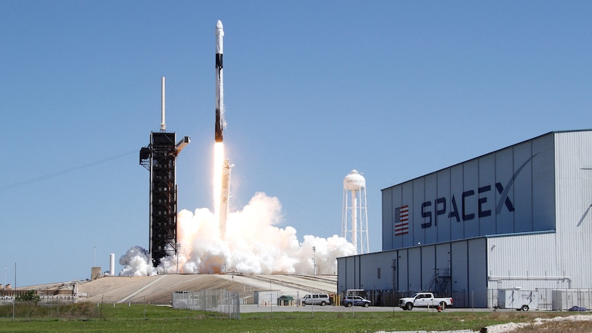 SpaceX lance trois visiteurs à la Station spatiale internationale pour 55 millions de dollars chacun