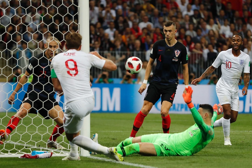 Harry Kane misses a chance against Croatia