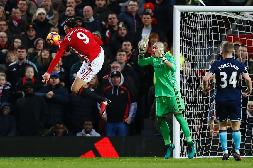 Zlatan Ibrahimovic volleys for Manchester United