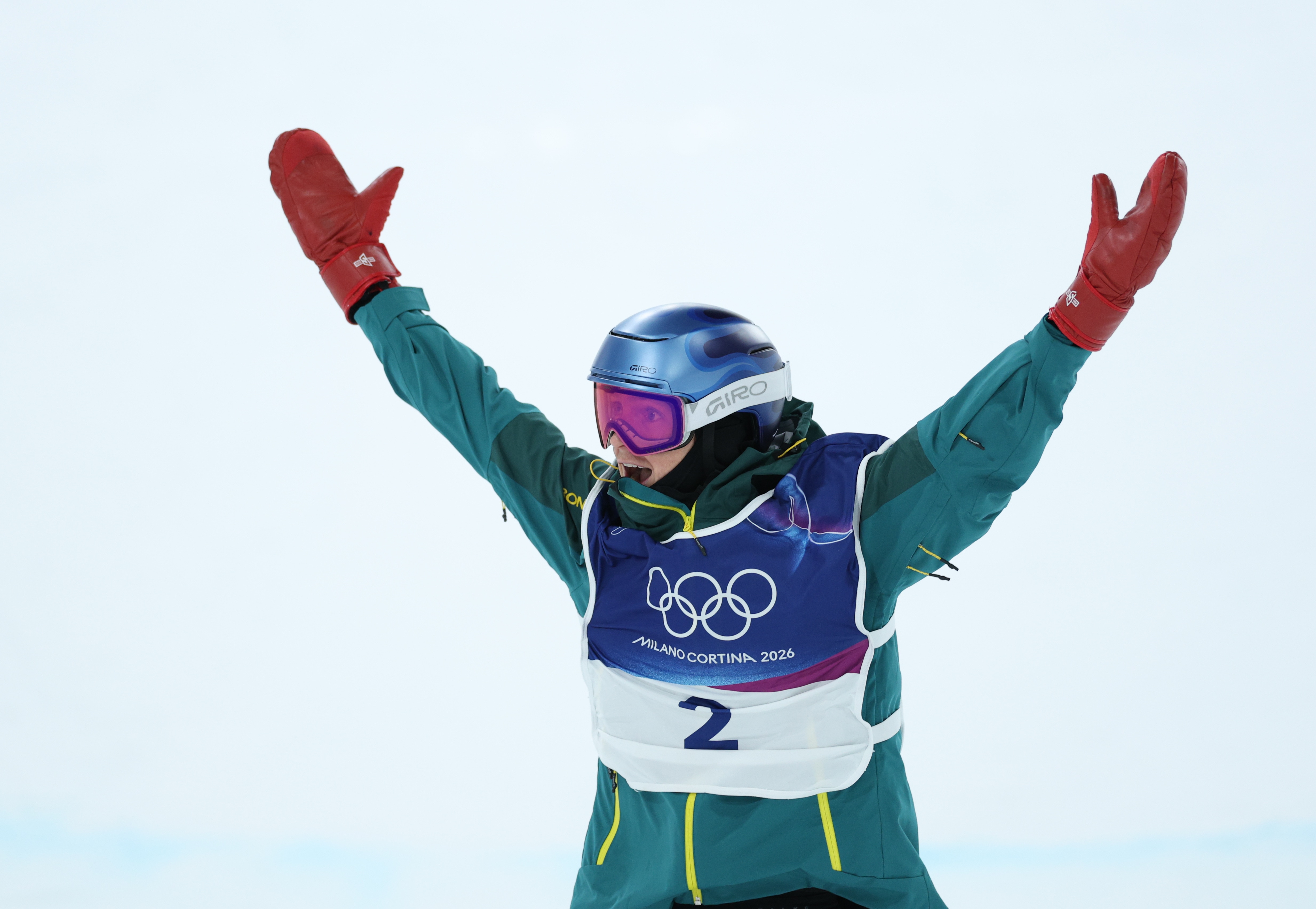 Breaking: Scotty James wins silver in men's snowboard halfpipe
