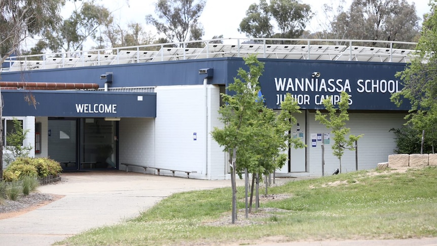 Outside of the Wanniassa School Junior Campus.