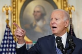 Biden points at reporter during press conference 