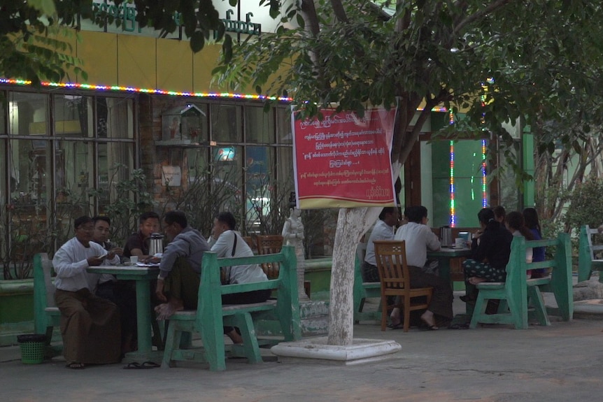 Myanmar MPs eating dinner in Naypyidaw