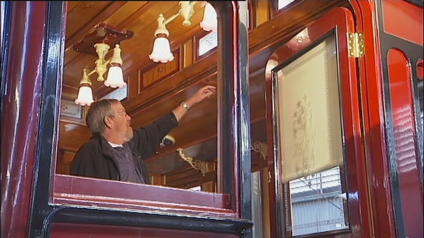A train carriage used by the royal family on its Tasmanian visits has been restored.