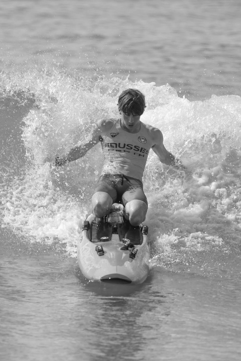 Family mourns 18yo lifesaver found dead in surf