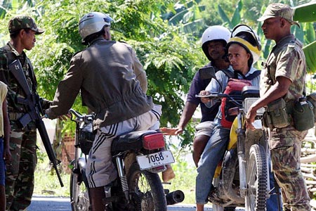 Dozens detained over E Timor riots - ABC News