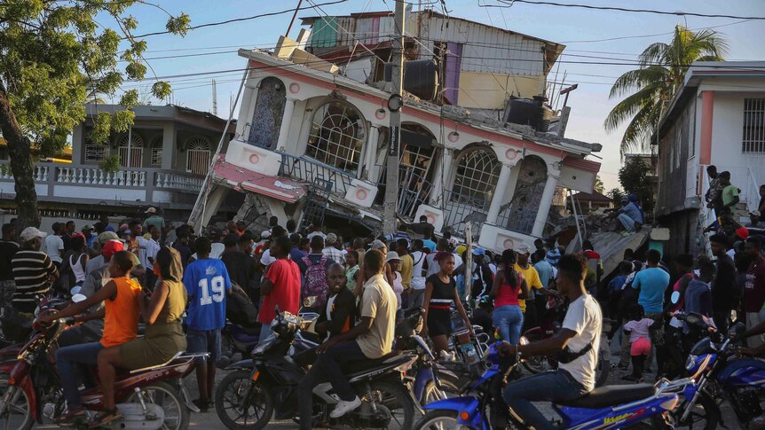 More than 700 confirmed dead, thousands injured by Haiti quake
