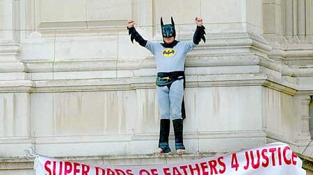 Batman' ends Buckingham Palace ledge protest - ABC News