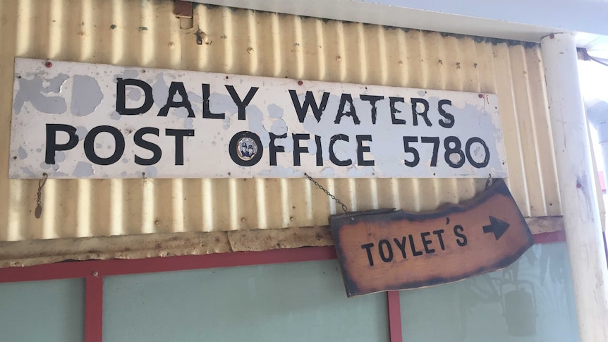 Funny sign in Daly Waters with bad spelling