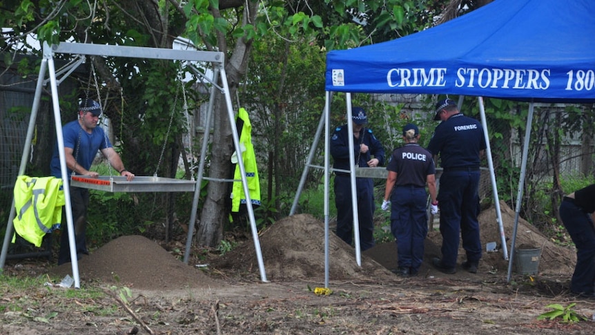 Police excavate the backyard of a house in north Mackay today searching for evidence on a missing teenage girl. Wed Feb 5, 2014