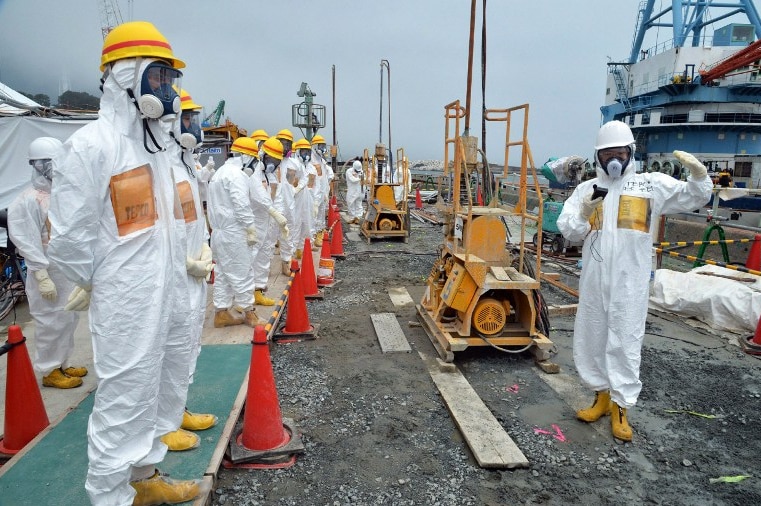Nuclear experts inspect Fukushima nuclear plant in early August, 2013