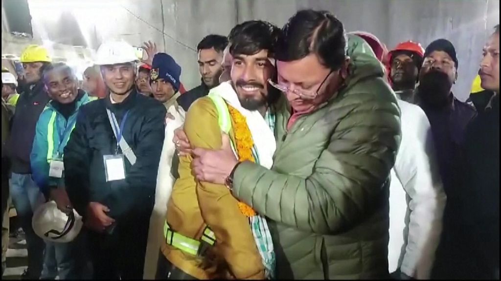 All 41 Indian tunnel workers freed after 17 days trapped in collapsed  passage - ABC News