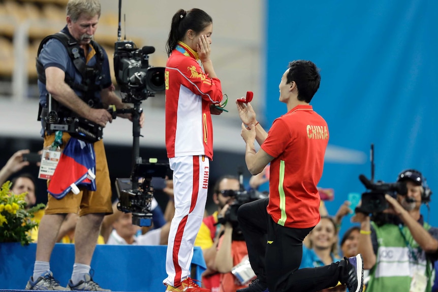 He Zi receives marriage proposal in Rio