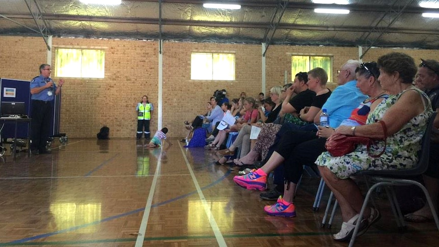 Community meeting after Bullsbrook bushfire 11 January 2014