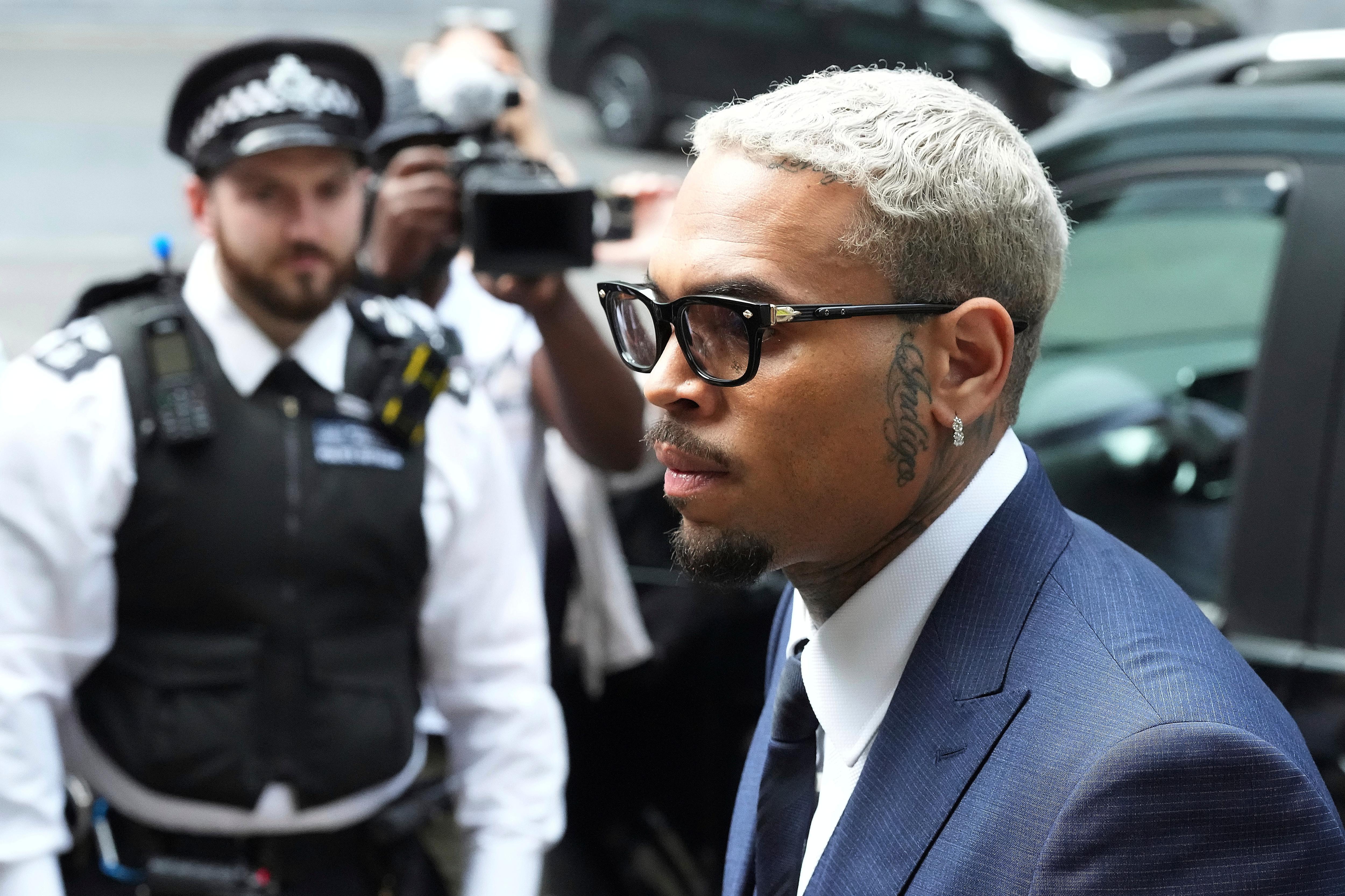 Chris Brown avoids jail time over London nightclub brawl
