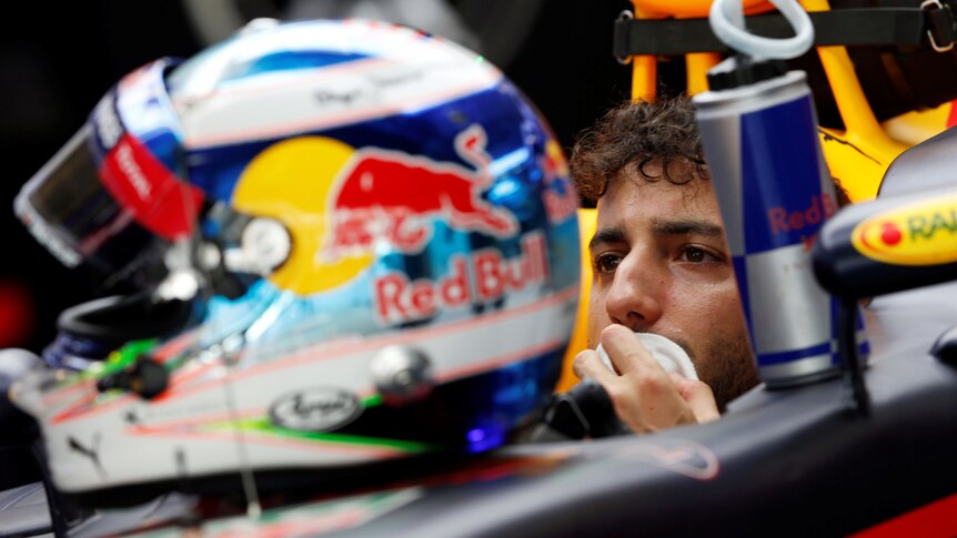 Daniel Ricciardo looks on during the Abu Dhabi Grand Prix
