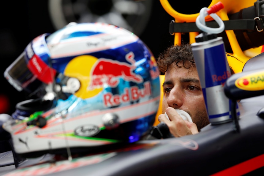 Daniel Ricciardo looks on during the Abu Dhabi Grand Prix