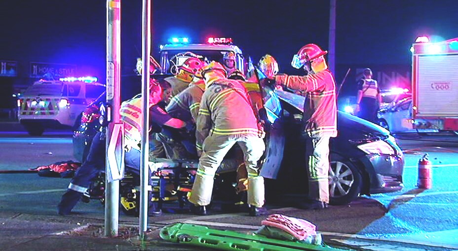 Car Involved In Crash That Hospitalised Seven May Have Been Stolen Speeding And Run Red Light Abc News