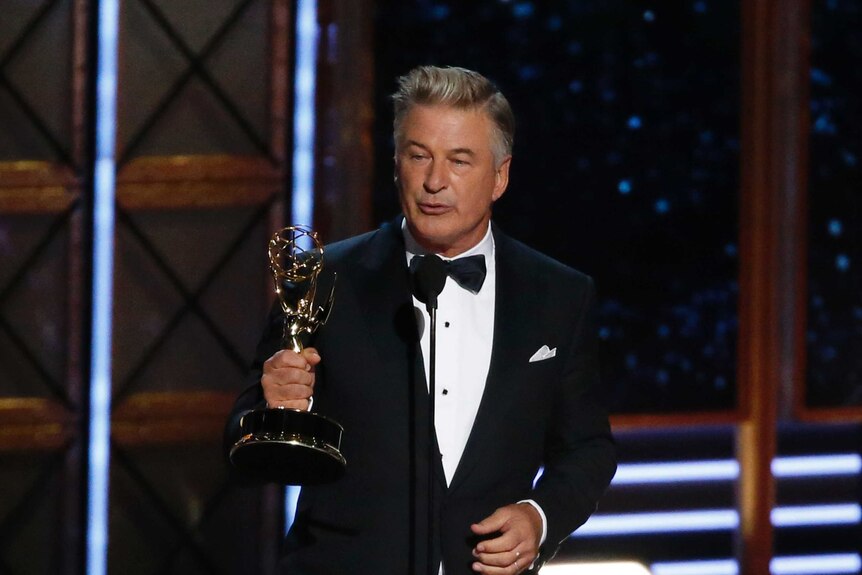 Alec Baldwin accepts 2017 Emmy