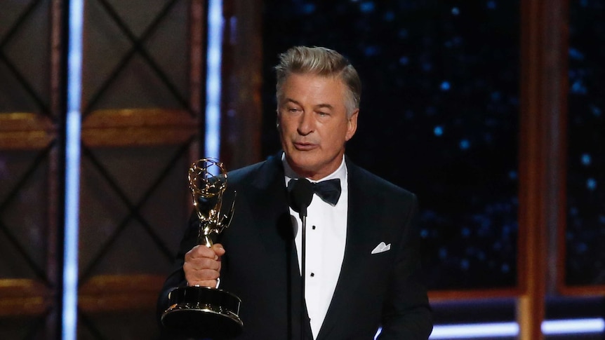 Alec Baldwin accepts 2017 Emmy