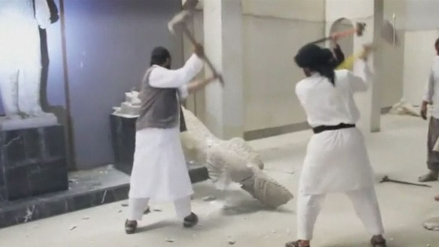 Video shows jihadists destroying ancient artefacts