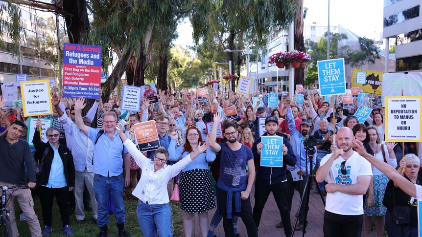 'Let them stay' rally in Canberra