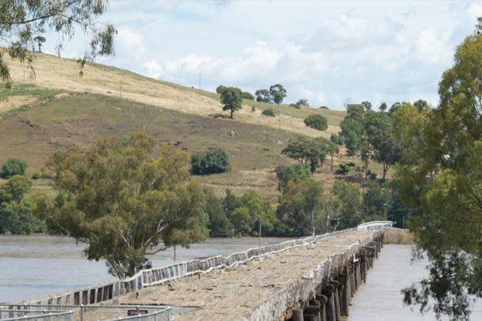 Murrubidgee flooding under the old bridge at Gundagai