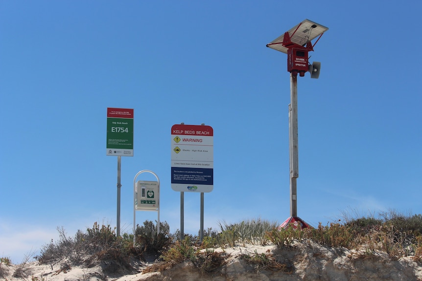 A BEN sign, a defibrillator, a warning sign and siren at Kelp Beds
