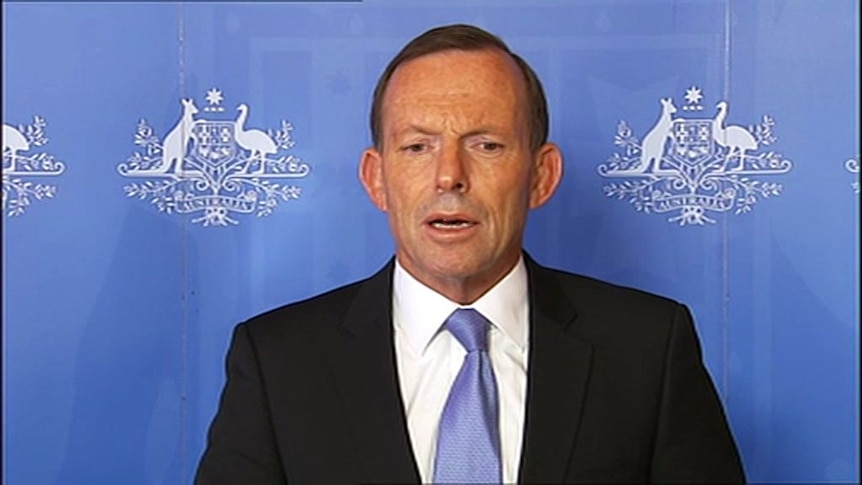Abbott trusts Navy over asylum seekers