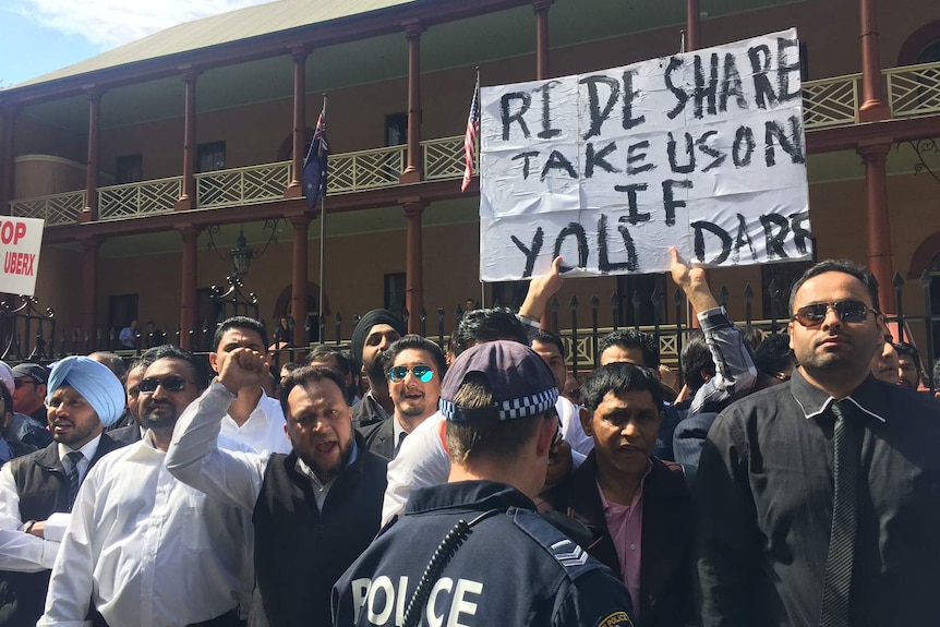 Des chauffeurs de taxi manifestent à Sydney